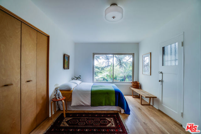 2020 Redcliff Street, Los Angeles CA: https://media.crmls.org/mediaz/09bb7e63-ba54-4219-a061-5c8ea72ea892.jpg