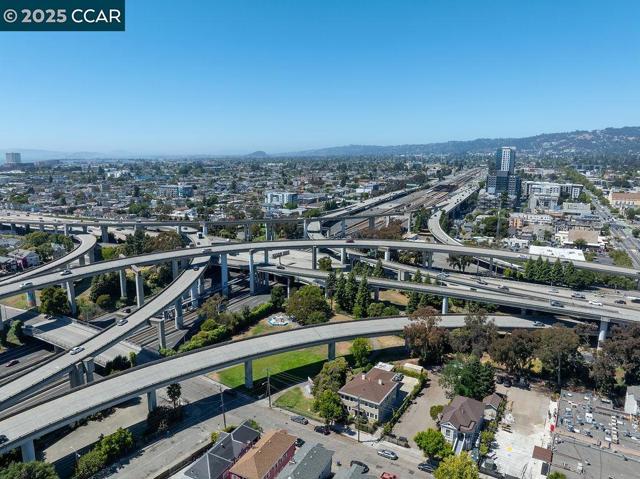 3229 Elm, Oakland CA: https://media.crmls.org/mediaz/09bb837e-2d87-476d-bc5e-5f4dfc472a25.jpg
