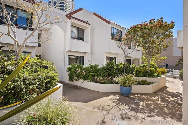 701 Kettner Blvd, San Diego CA: https://media.crmls.org/mediaz/09bba67c-bb4e-4ddc-a629-63d80f93a655.jpg