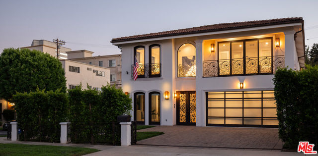 1113 Amherst Avenue, Los Angeles CA: https://media.crmls.org/mediaz/09bbca15-c96b-499a-8392-8c011c4a20d6.jpg