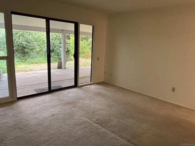 2566 Los Cerritos Ln, Fallbrook CA: https://media.crmls.org/mediaz/09bbd7fe-a136-4059-8e12-55463f144456.jpg