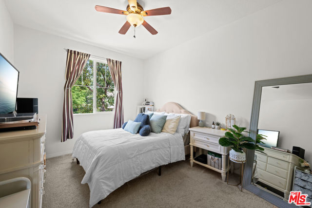 28504 Pietro Drive, Valencia CA: https://media.crmls.org/mediaz/09bbf6fd-4f86-4706-ab45-86668fc4758b.jpg