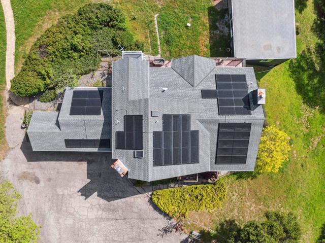240 Buck Knoll Road, Boulder Creek CA: https://media.crmls.org/mediaz/09bc44f9-e0ce-49f9-a6f0-fb3db3f2bb49.jpg