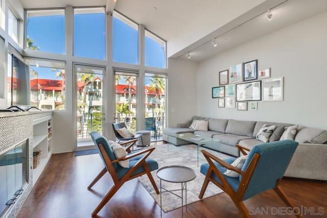 1016 1st St, Coronado CA: https://media.crmls.org/mediaz/09bc92a0-668f-4095-9780-a05b5203c3d5.jpg