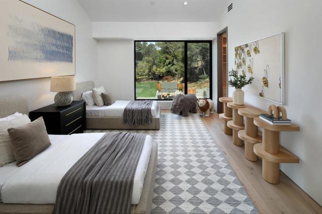 235 Harcross Road, Woodside CA: https://media.crmls.org/mediaz/09bcd6e4-cd4b-4b49-94f3-7679ff88a2ca.jpg
