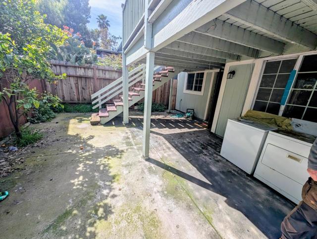1028 25th Avenue, Oakland CA: https://media.crmls.org/mediaz/09bcfdc8-9948-4e55-b1eb-afb0ba6d0011.jpg