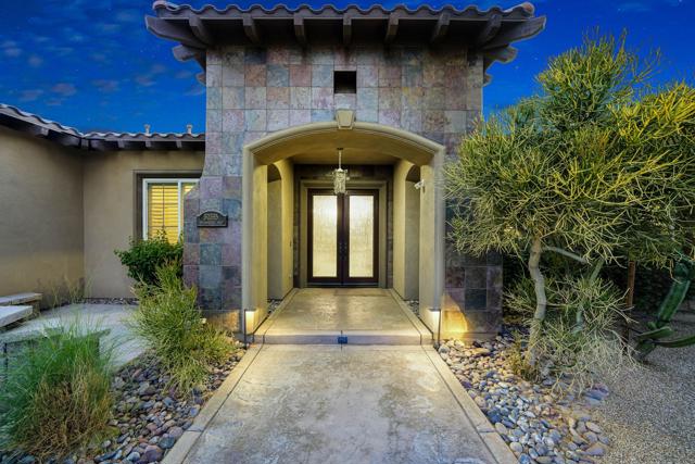 52395 Whispering Way, La Quinta CA: https://media.crmls.org/mediaz/09beb9c1-c4bc-4ed8-9a8c-627fa7aad847.jpg