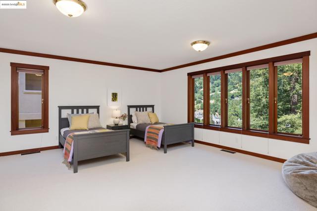 6890 Charing Cross Road, Berkeley CA: https://media.crmls.org/mediaz/09befc72-70bf-4852-9cbe-d8e699b45c78.jpg