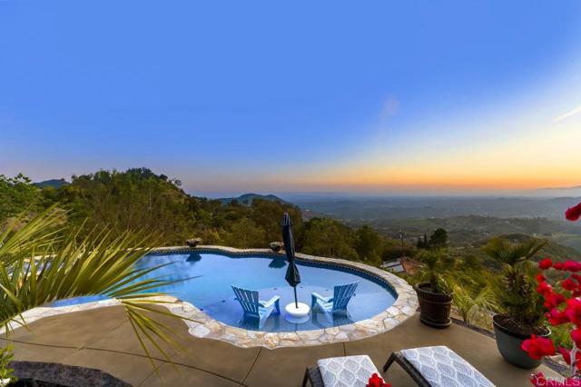 1078 Rainbow Crest Road, Fallbrook CA: https://media.crmls.org/mediaz/09bf2236-5289-4525-a7b5-02d770bd194f.jpg