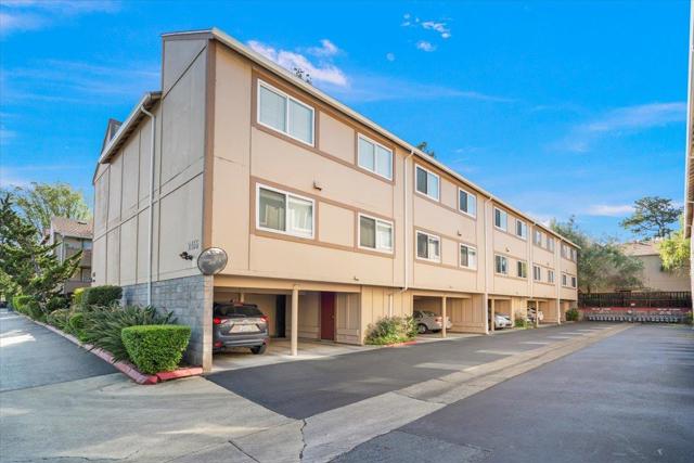 2466 W Bayshore Road, Palo Alto CA: https://media.crmls.org/mediaz/09bf3117-aaa6-46cb-9df5-e387c74d5ec1.jpg