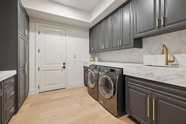 80740 Via Portofino, La Quinta CA: https://media.crmls.org/mediaz/09bfe28e-b8ab-407f-bba0-61126c470024.jpg