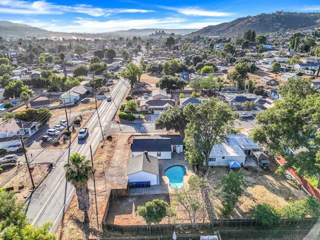 1301 Clove St, El Cajon CA: https://media.crmls.org/mediaz/09c0176f-8d12-4dda-9bf3-10d3522d023c.jpg