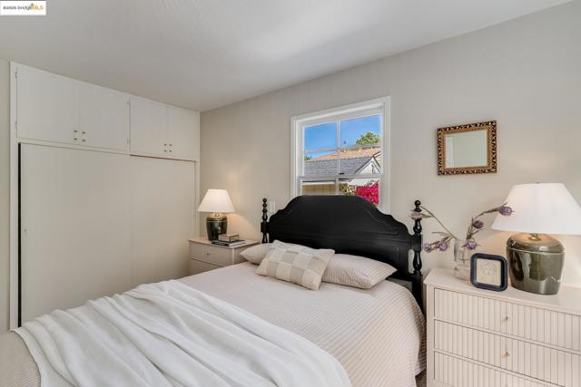7249 Blake St., El Cerrito CA: https://media.crmls.org/mediaz/09c01e1f-685c-4936-b3b4-1dca12cda874.jpg