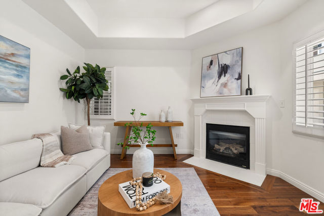 7301 W Manchester Avenue, Los Angeles CA: https://media.crmls.org/mediaz/09c06cc7-be10-4681-bbfa-3d3bf9911790.jpg