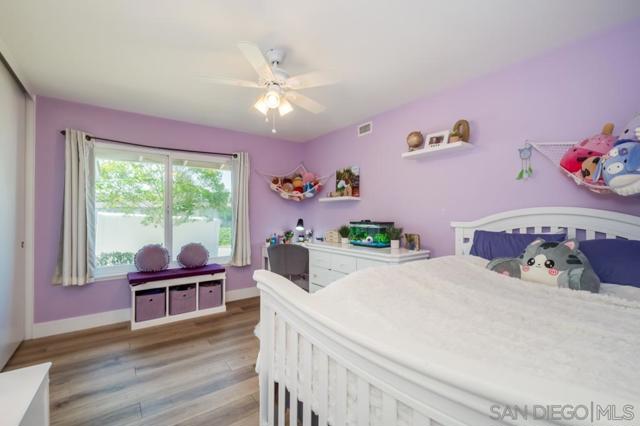 7634 Flag Lake, San Diego CA: https://media.crmls.org/mediaz/09c1fd07-0d65-47dd-8009-f0147b80f0b4.jpg