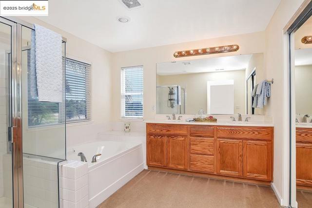 4746 Mammouth Lane, Oakley CA: https://media.crmls.org/mediaz/09c24bc1-d978-4895-bdd4-45b5c2a528ec.jpg