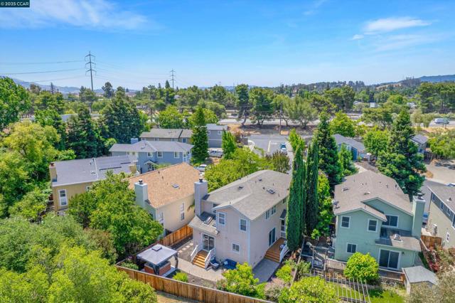 123 Williamson Ct, Martinez CA: https://media.crmls.org/mediaz/09c25f25-cd1a-4b04-a5a3-e7644b17edcf.jpg