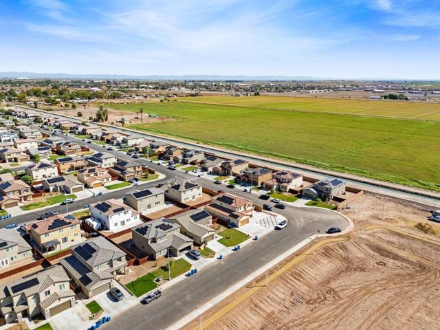 2504 Vista Del Mar Lane, Imperial CA: https://media.crmls.org/mediaz/09c28c65-abbf-43b3-a9aa-77adeefd0d2e.jpg