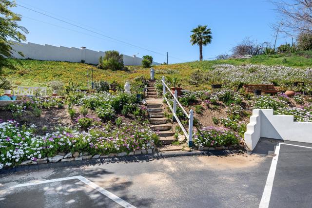 328 Killdeer, Oceanside CA: https://media.crmls.org/mediaz/09c293f8-540f-4df0-8140-deb3c86a802e.jpg