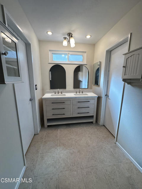 3002 Granville Avenue, Simi Valley CA: https://media.crmls.org/mediaz/09c2a647-da64-4318-a0f2-a13a7e6eb221.jpg