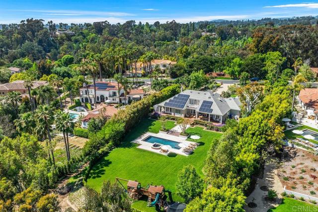 16625 Via Lago Azul, Rancho Santa Fe CA: https://media.crmls.org/mediaz/09c3794f-f289-4ee0-90a7-9072b6f70bf6.jpg