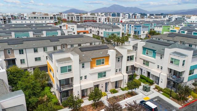 1956 Infinity Lane, Chula Vista CA: https://media.crmls.org/mediaz/09c38a02-df9b-476a-aa30-6e28eb731fdb.jpg
