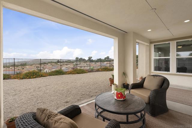 1409 Apex Place, Escondido CA: https://media.crmls.org/mediaz/09c44e59-17de-4a99-938c-adaa521b0f22.jpg