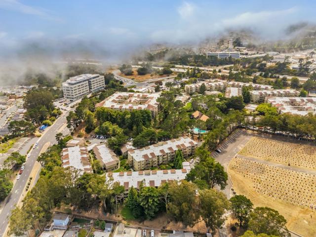 377 Mandarin Drive, Daly City CA: https://media.crmls.org/mediaz/09c4931f-df95-4307-886b-dbbeb49c7d2e.jpg
