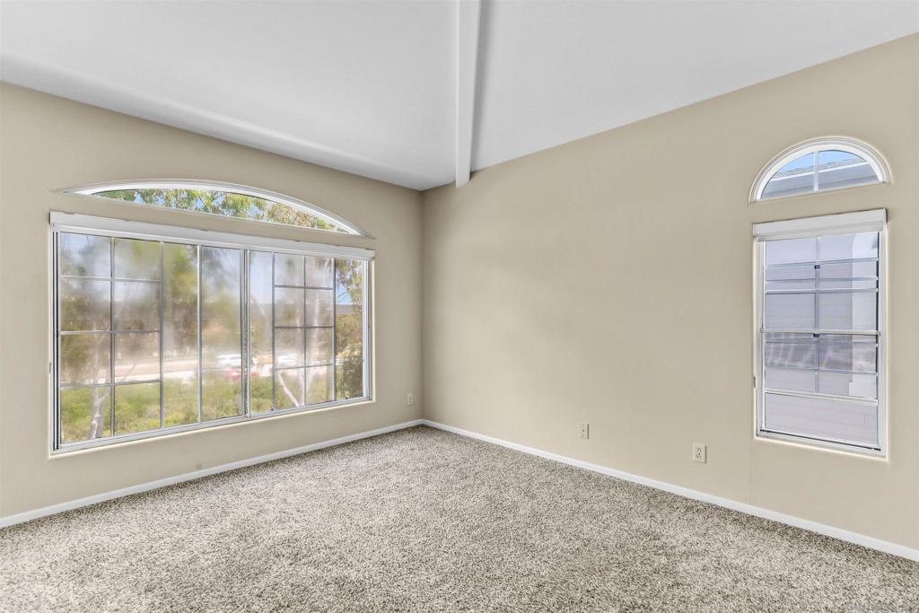 https://media.crmls.org/mediaz/09c57da8-bf5f-44b2-8cd5-6cfb141b2872.jpg?preset=X-Large