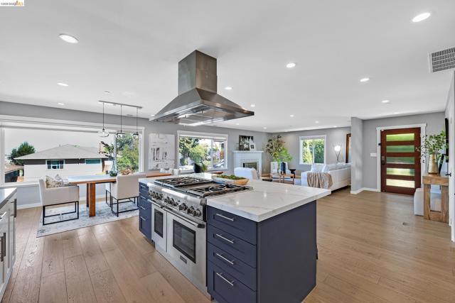 1424 Sunnyslope Ave, Belmont CA: https://media.crmls.org/mediaz/09c5dec4-5421-4a33-b681-df790d52b88d.jpg