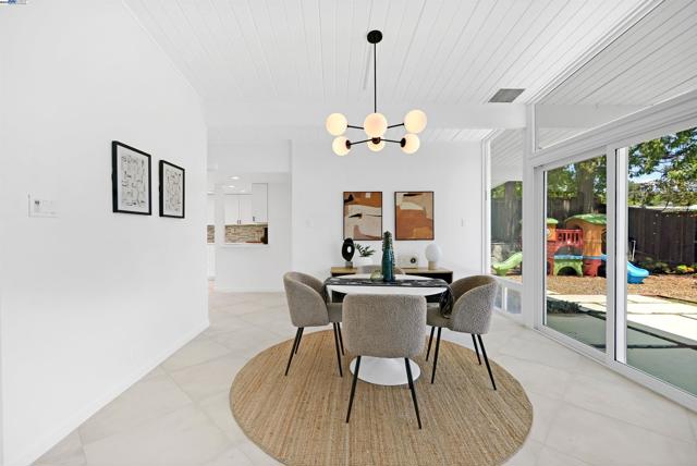 5893 Highwood Rd, Castro Valley CA: https://media.crmls.org/mediaz/09c6315e-132f-44f3-9d5b-bf5ebb2372bc.jpg