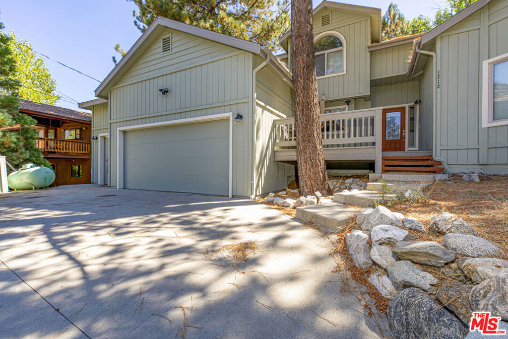 1712 Woodland Drive