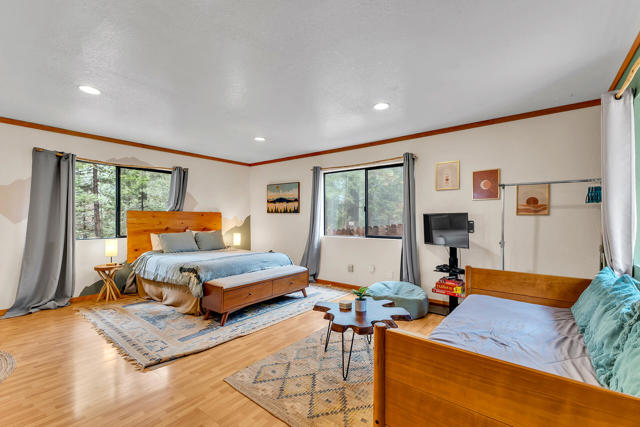 53962 Marian View Drive, Idyllwild CA: https://media.crmls.org/mediaz/09c6c2c0-5164-4a24-bc27-7d8709ea9d35.jpg