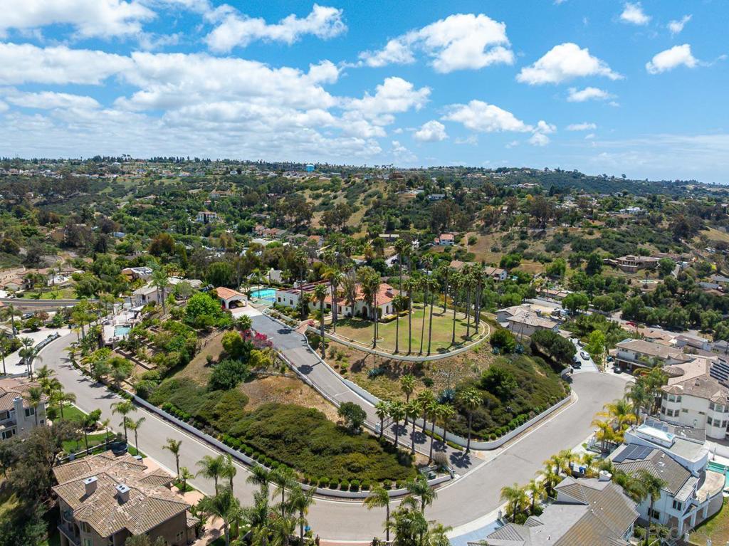 3928 La Cresta Way