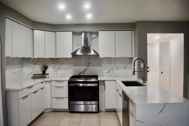 2206 Luz Way, Oceanside CA: https://media.crmls.org/mediaz/09c6ef8a-e2d4-419e-9185-0dfd4626d666.jpg