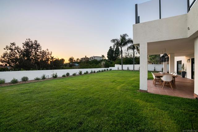 2524 Luciernaga St, Carlsbad CA: https://media.crmls.org/mediaz/09c703d4-4fc4-4aa1-8eff-929c2d6c0a65.jpg