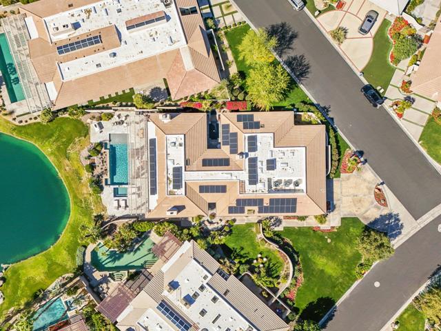 9 Regency Drive, Rancho Mirage CA: https://media.crmls.org/mediaz/09c78204-2947-4dfd-80a2-217fb056155a.jpg