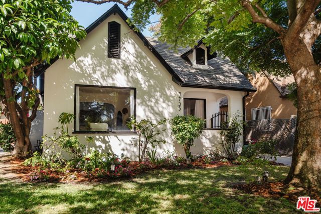 3735 Edenhurst Avenue, Los Angeles CA: https://media.crmls.org/mediaz/09c7bc8c-7fc8-436c-b830-23cf7867fcb0.jpg