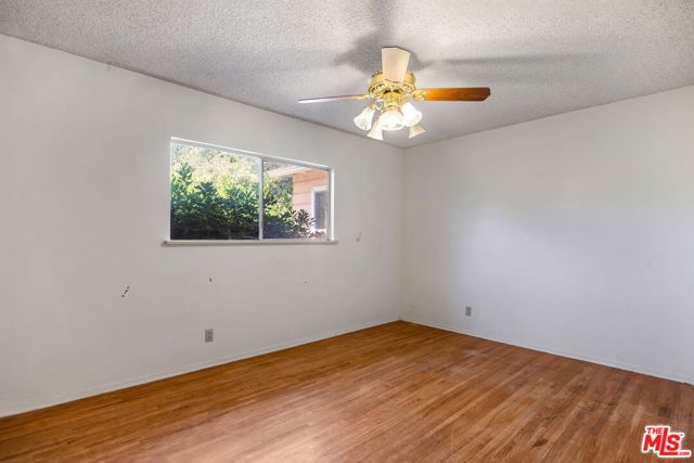 2659 Luray Circle, Simi Valley CA: https://media.crmls.org/mediaz/09c7e14d-3e18-49ca-80dd-a449429e7849.jpg