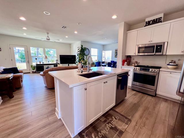 2170 BIRCH RD., San Diego CA: https://media.crmls.org/mediaz/09c9c59c-181f-4e64-8a9b-04c27a8a7434.jpg