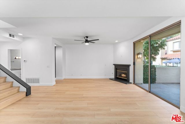 1003 Muirfield Drive, Newport Beach CA: https://media.crmls.org/mediaz/09cabb37-3b10-468c-abe1-65635cc074e5.jpg