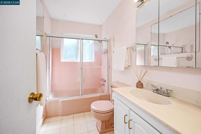 5 Dickenson Dr, Moraga CA: https://media.crmls.org/mediaz/09cadaf6-2bca-4a49-a84c-fe10373b987c.jpg