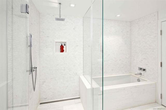 Image 17 of 49 For 888 E Street  501