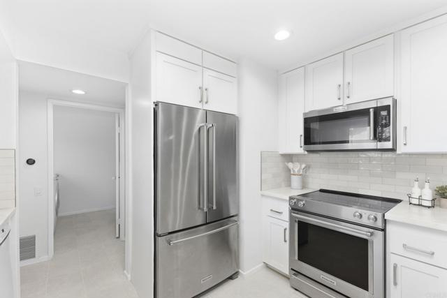 Detail Gallery Image 14 of 51 For 3851 Camino Lindo, –,  CA 92122 - 3 Beds | 2/1 Baths