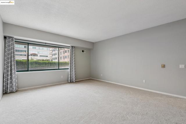988 Franklin, Oakland CA: https://media.crmls.org/mediaz/09cc1157-3c45-4480-871e-ac0502ffeab6.jpg