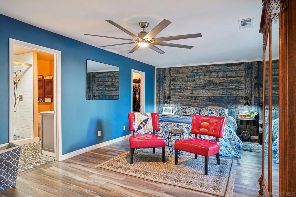 MLS #250043633SD image #12