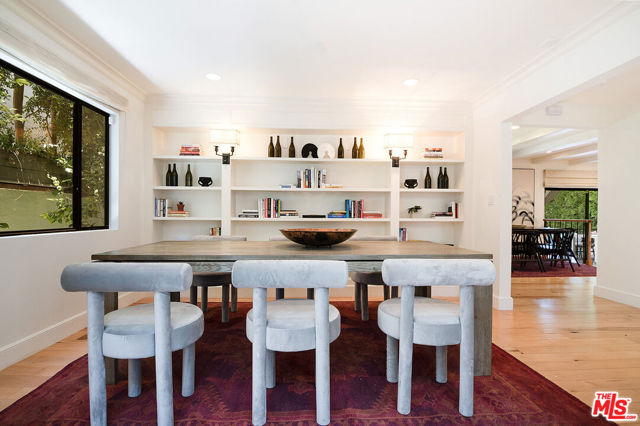 745 25th Street, Santa Monica CA: https://media.crmls.org/mediaz/09cd8c21-5e57-4fba-a309-995d75da6294.jpg