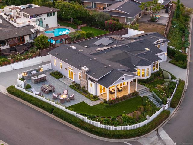 3603 Carleton St, San Diego CA: https://media.crmls.org/mediaz/09ce579d-00c4-452b-8f55-8a7deab61f83.jpg