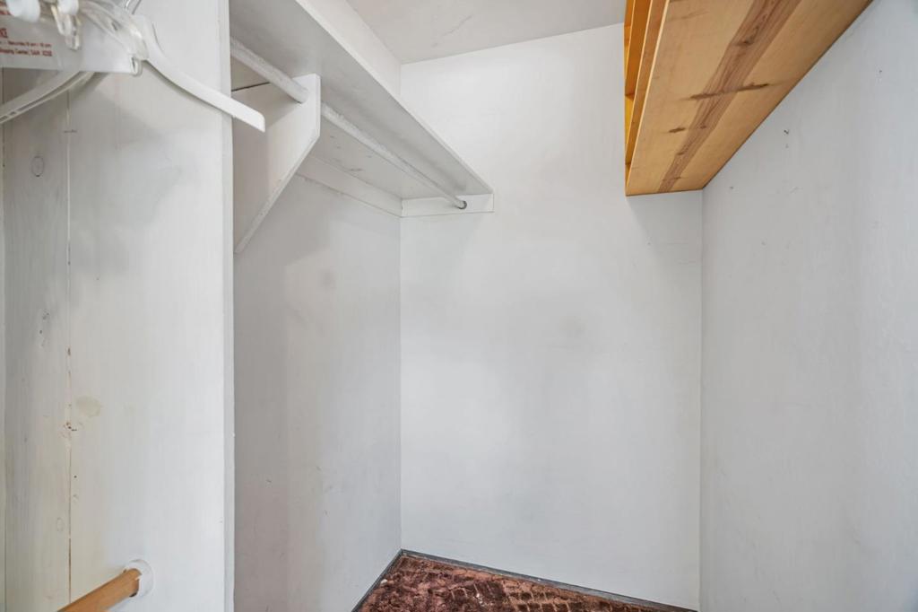 https://media.crmls.org/mediaz/09cef8bb-2fd2-456f-9553-b0389f6716d2.jpg?preset=X-Large
