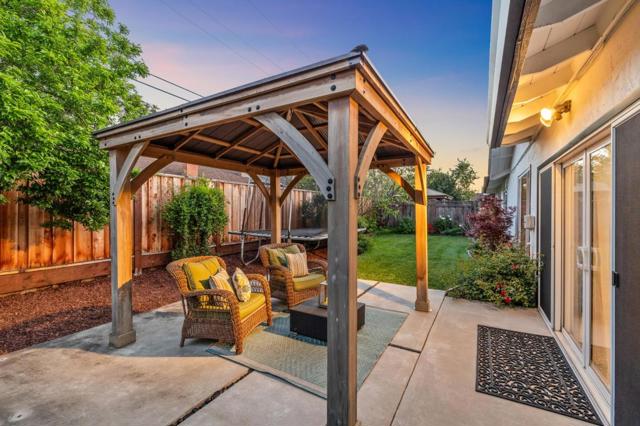 1592 Chambers Drive, San Jose CA: https://media.crmls.org/mediaz/09cf06ed-9955-4644-8daf-466a886ae190.jpg